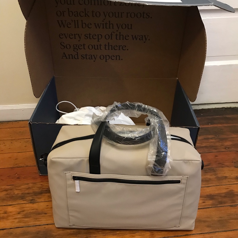New and Unused Away ‘Everywhere’ Bag